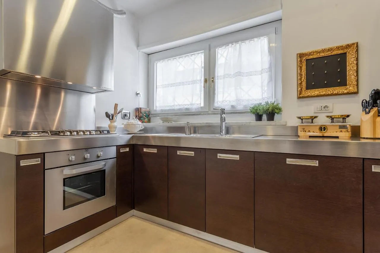 Ginevra Luxury New Classic Apartment Close Vatican Rome Italy